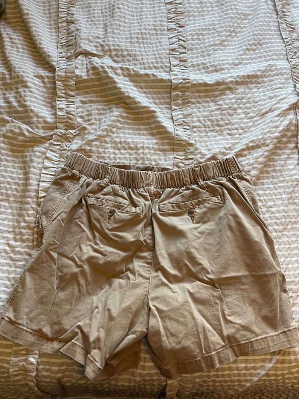 Old Navy Khaki Casual Shorts - Picture 4 of 5